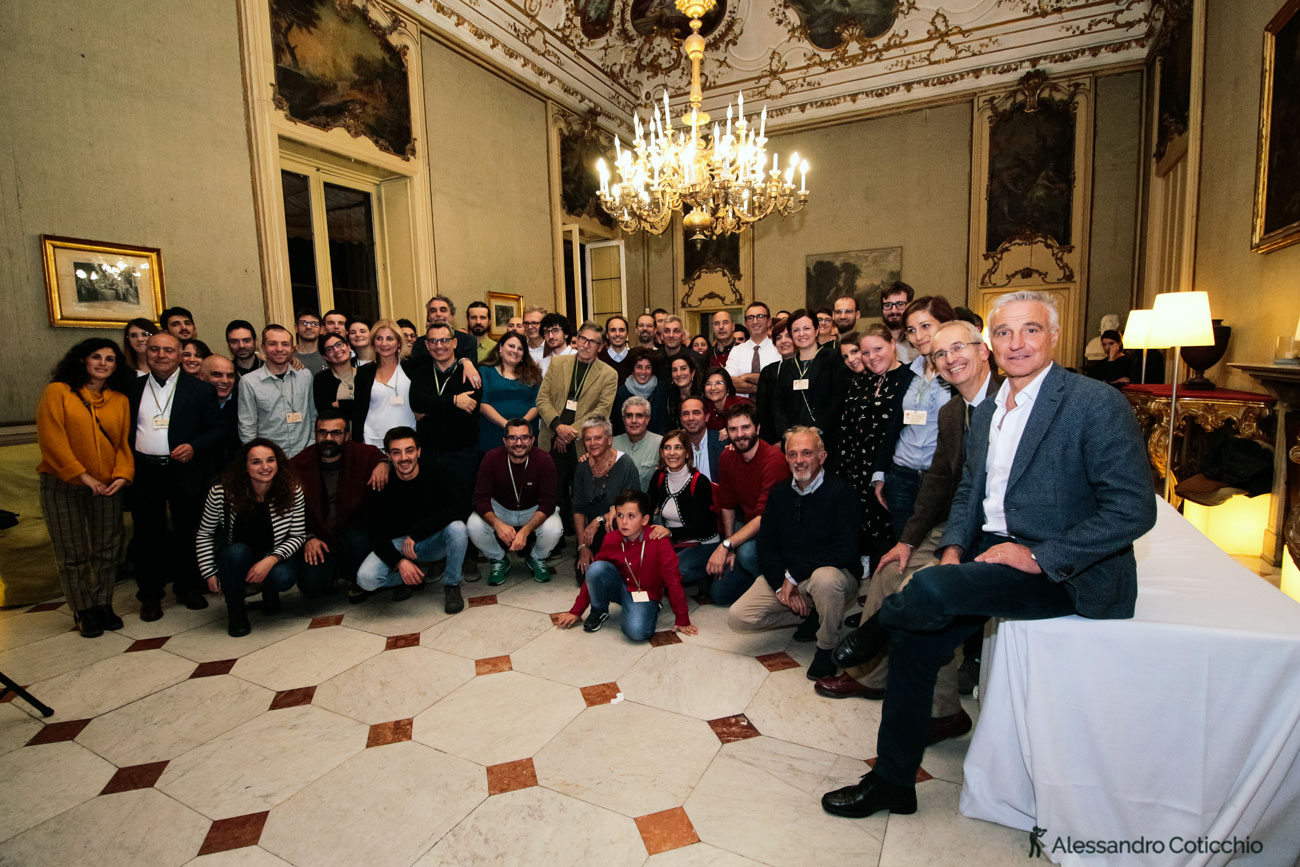 Foto di gruppo dopo la Cena Sociale a Palazzo Fatta (Palermo)